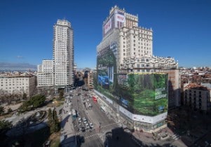 The enormous new Ford EcoSport billboard in Madrid, Spain...